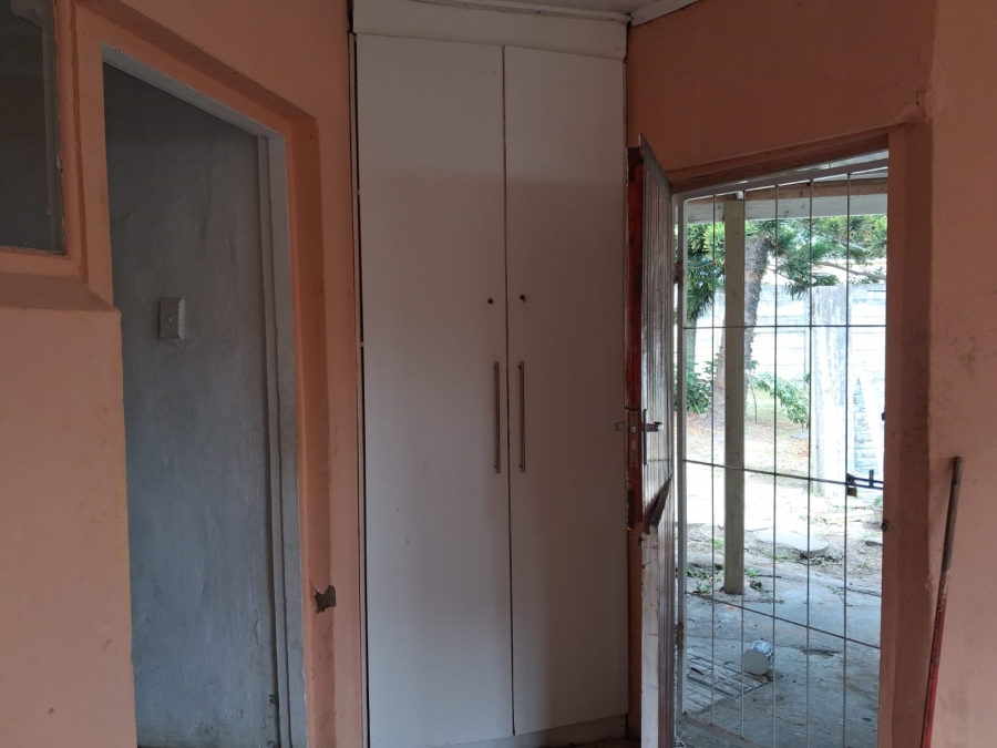 To Let 1 Bedroom Property for Rent in Summerpride Eastern Cape